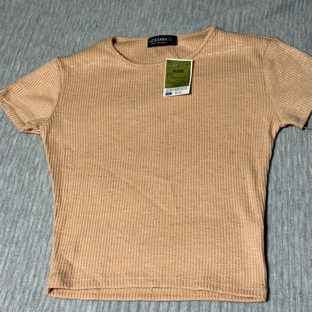 Liz & Sara Beige Sweater, size Large. NEW with tags.
